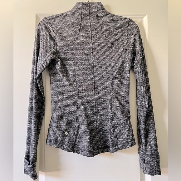 Lululemon Black & White Forme Jacket Size 4 CA 35801 RN 106259 Full Zip - Picture 2 of 6